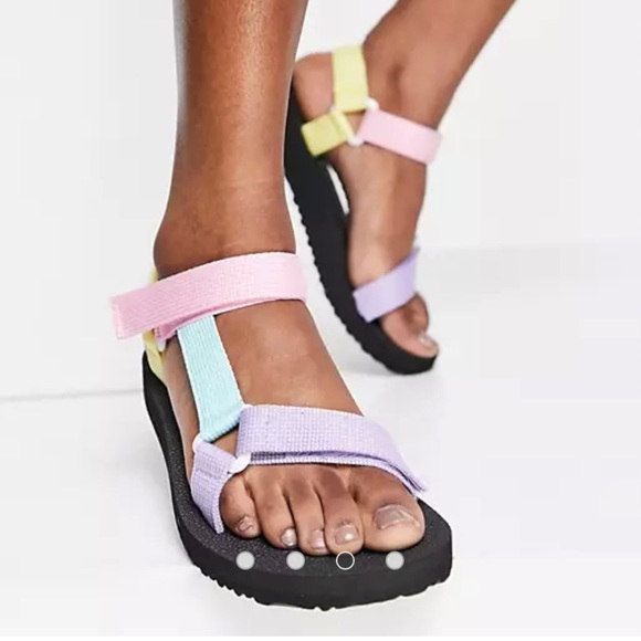 New sandals ASOS - Picture 1 of 5